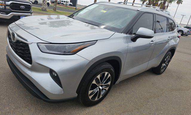 used 2021 Toyota Highlander car, priced at $32,899