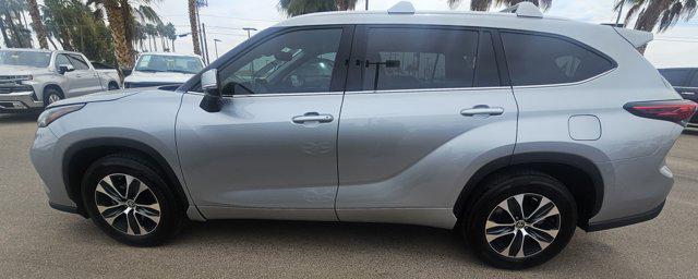 used 2021 Toyota Highlander car, priced at $32,899
