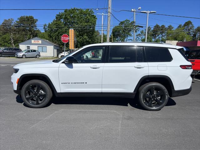 new 2024 Jeep Grand Cherokee L car, priced at $52,401