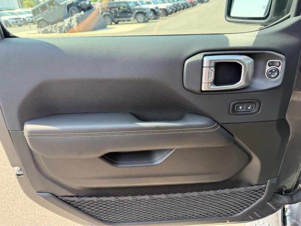 used 2025 Jeep Gladiator car, priced at $45,575