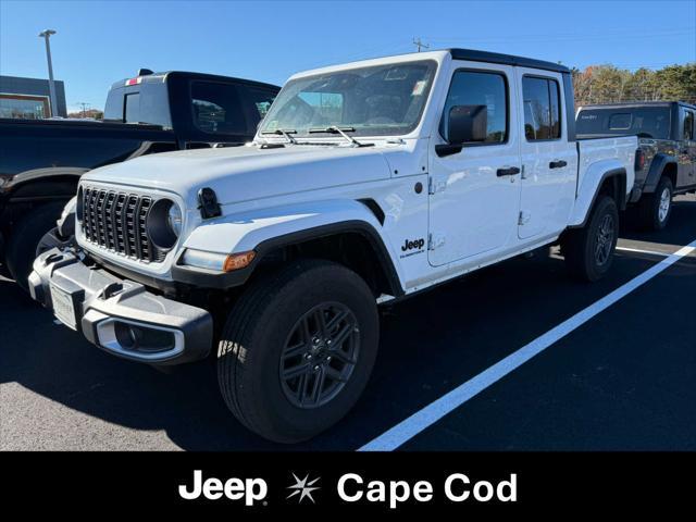 used 2024 Jeep Gladiator car, priced at $40,275