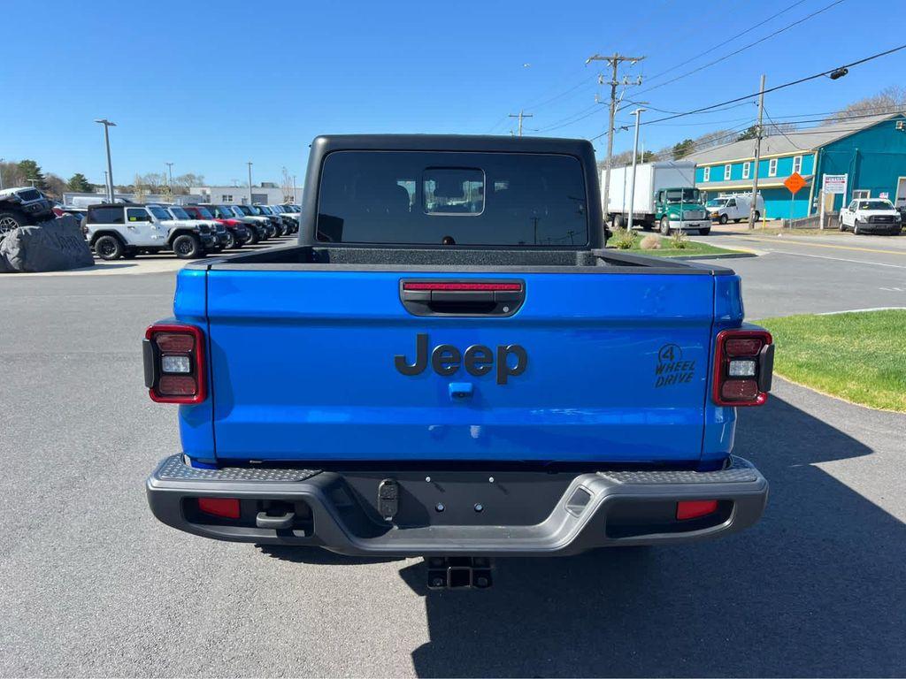 new 2025 Jeep Gladiator car, priced at $47,175