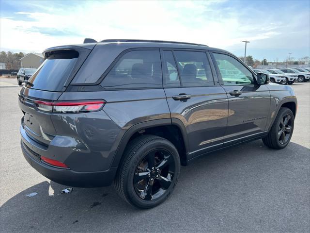 used 2025 Jeep Grand Cherokee car, priced at $41,975