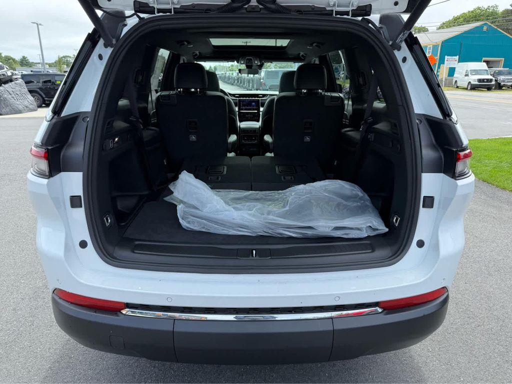 new 2025 Jeep Grand Cherokee L car, priced at $49,000