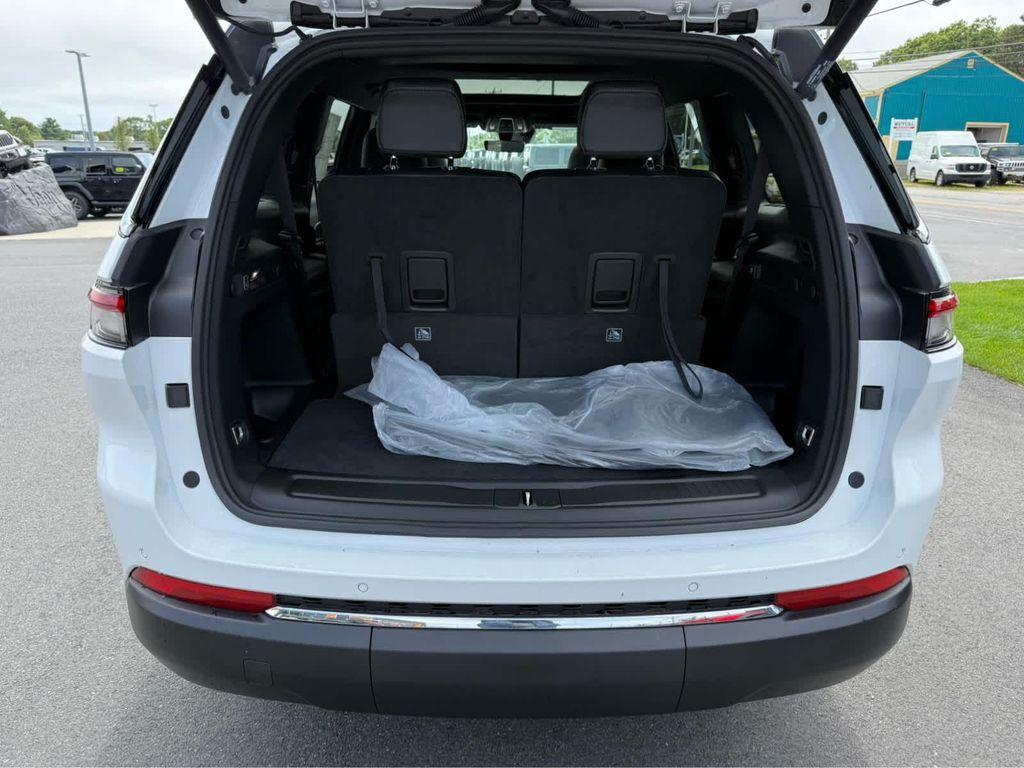 new 2025 Jeep Grand Cherokee L car, priced at $49,000