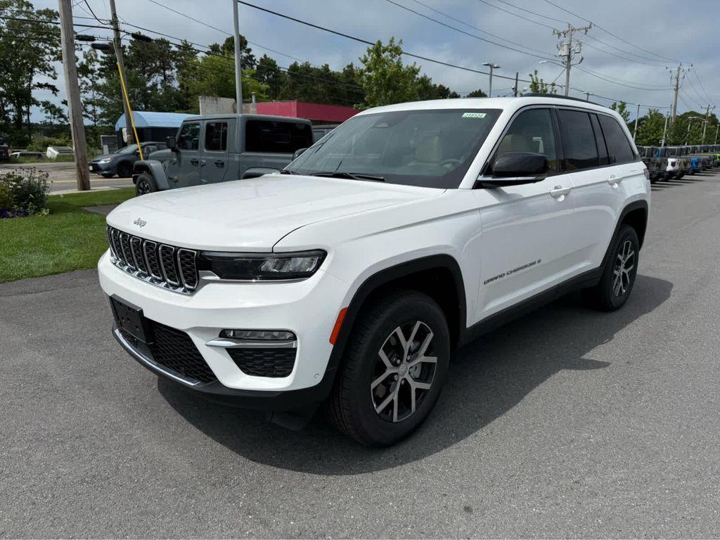 new 2025 Jeep Grand Cherokee car, priced at $50,475
