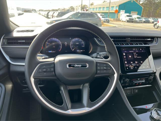 new 2025 Jeep Grand Cherokee car, priced at $41,175