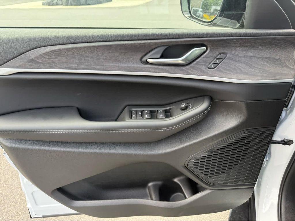new 2025 Jeep Grand Cherokee car, priced at $45,250