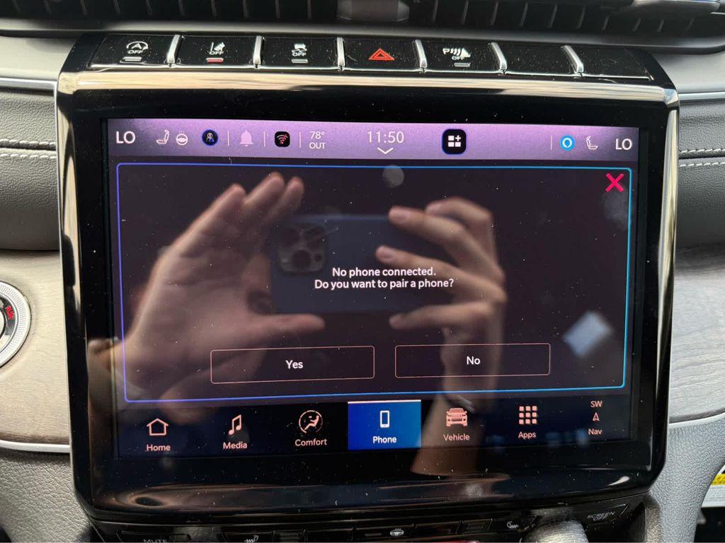 new 2025 Jeep Grand Cherokee car, priced at $45,250