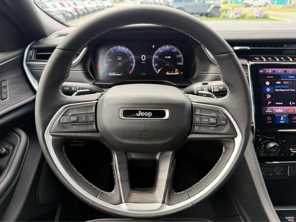 new 2025 Jeep Grand Cherokee car, priced at $45,250