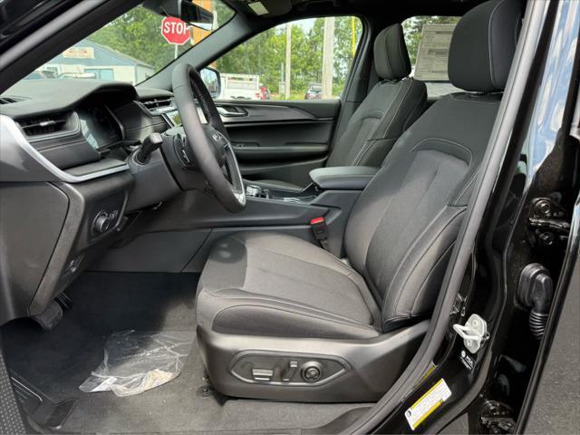 new 2025 Jeep Grand Cherokee L car, priced at $45,000
