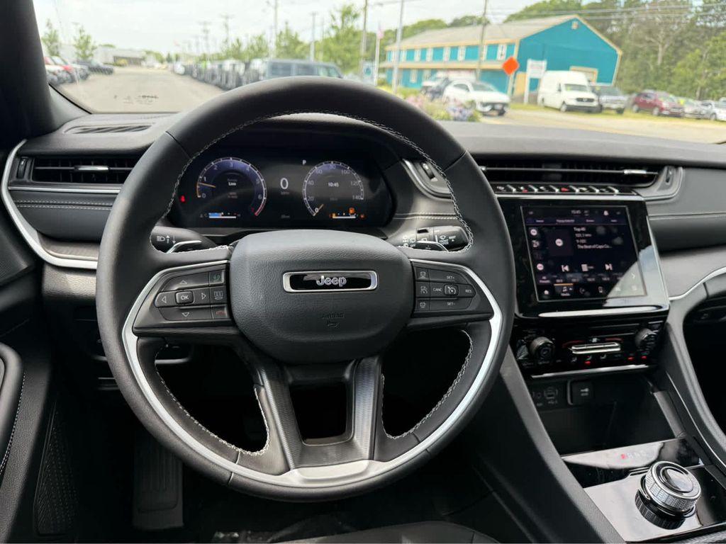 new 2025 Jeep Grand Cherokee L car, priced at $39,500