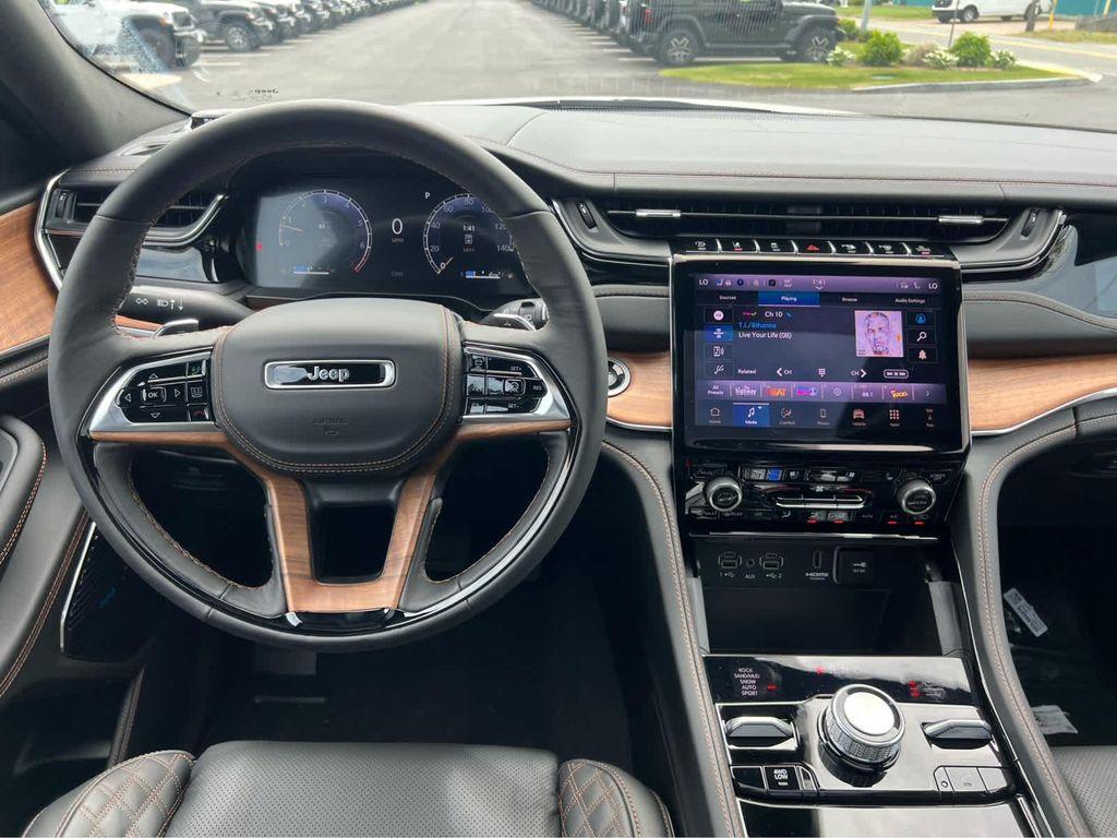 new 2025 Jeep Grand Cherokee L car, priced at $65,975