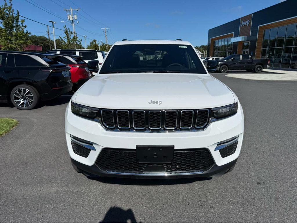 new 2025 Jeep Grand Cherokee car, priced at $47,750