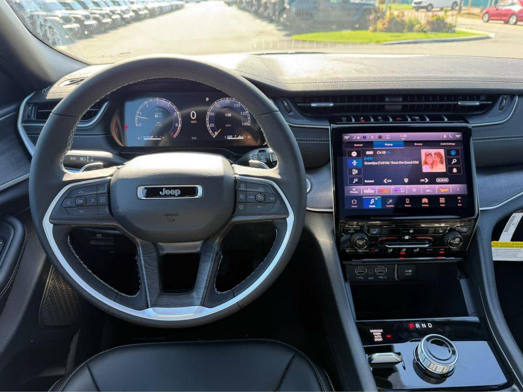 new 2025 Jeep Grand Cherokee car, priced at $47,750