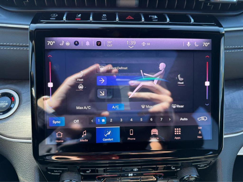 new 2025 Jeep Grand Cherokee car, priced at $47,750