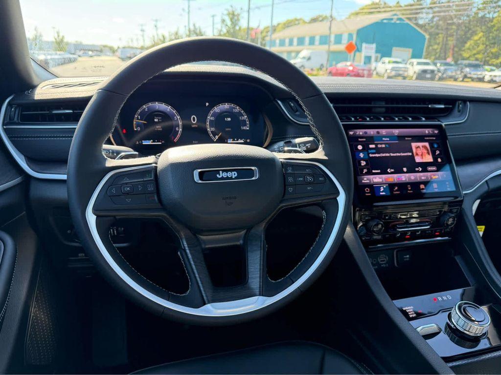 new 2025 Jeep Grand Cherokee car, priced at $47,750