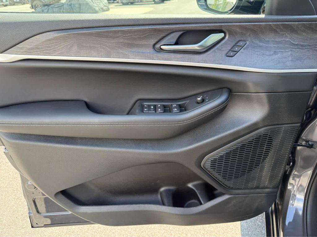 new 2025 Jeep Grand Cherokee L car, priced at $54,835