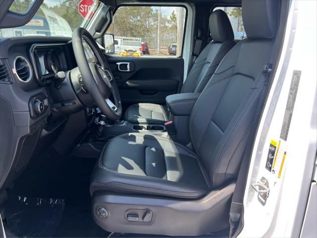 new 2025 Jeep Wrangler car, priced at $59,115