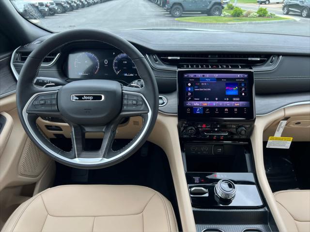new 2025 Jeep Grand Cherokee car, priced at $46,900