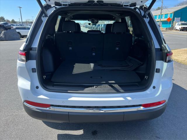 new 2025 Jeep Grand Cherokee car, priced at $48,975