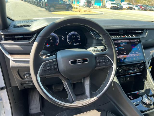 new 2025 Jeep Grand Cherokee car, priced at $48,975