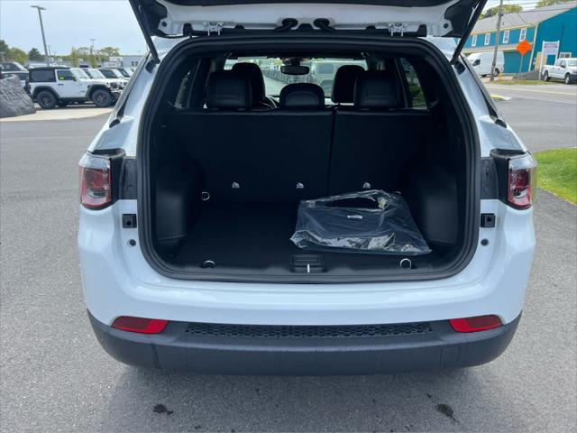 new 2025 Jeep Compass car, priced at $32,160