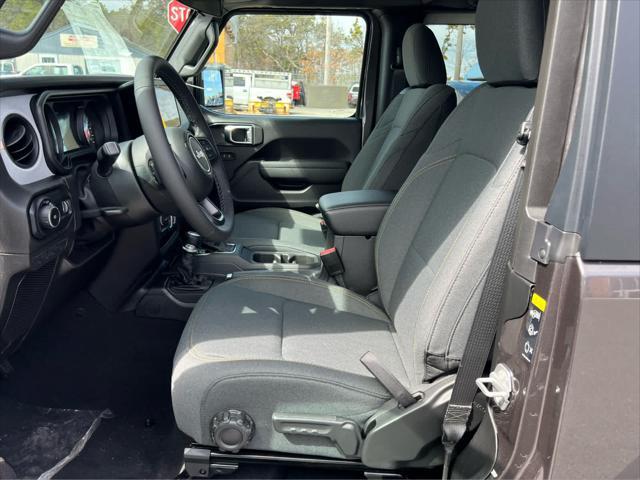 new 2025 Jeep Wrangler car, priced at $44,865