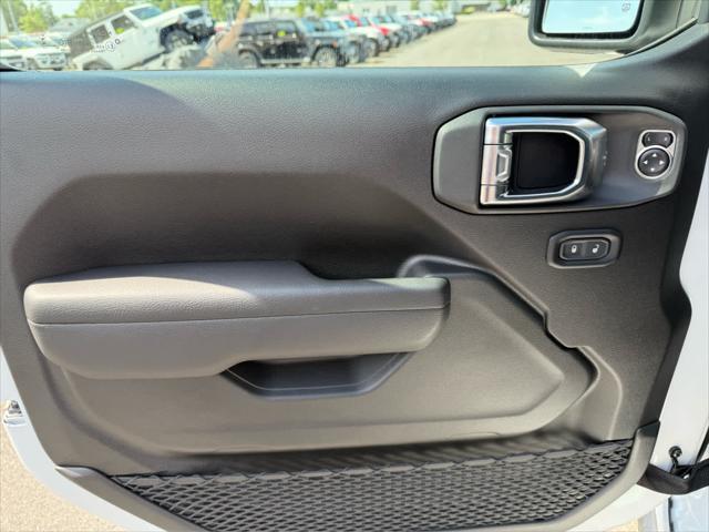 new 2025 Jeep Wrangler car, priced at $69,595