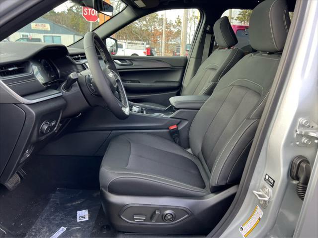 new 2025 Jeep Grand Cherokee car, priced at $41,175