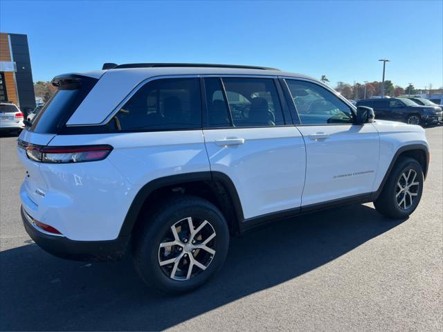 new 2025 Jeep Grand Cherokee car, priced at $49,215