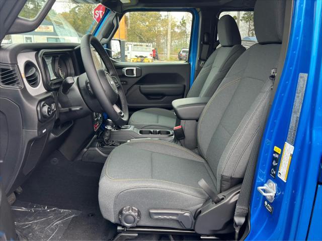 new 2025 Jeep Gladiator car, priced at $52,790