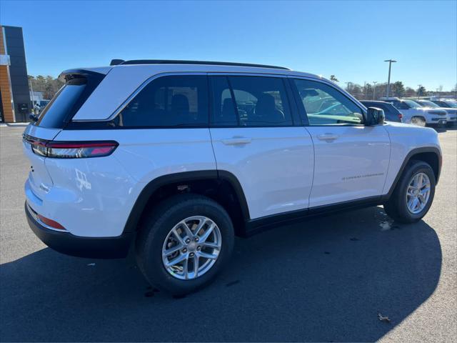 new 2025 Jeep Grand Cherokee car, priced at $40,580