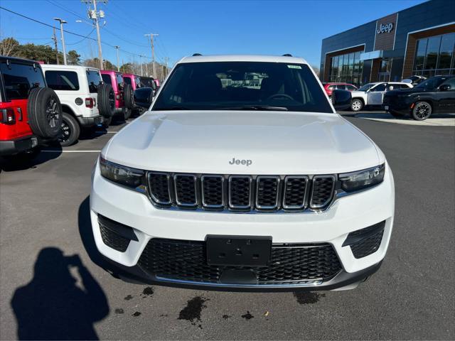 new 2025 Jeep Grand Cherokee car, priced at $40,580