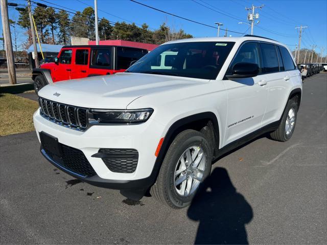 new 2025 Jeep Grand Cherokee car, priced at $40,580