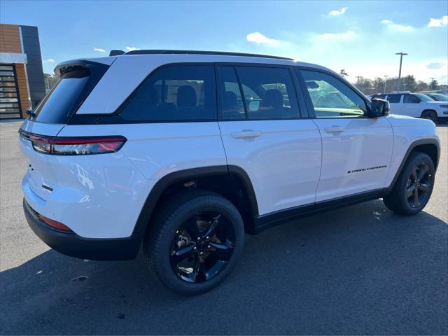 new 2025 Jeep Grand Cherokee car, priced at $50,940