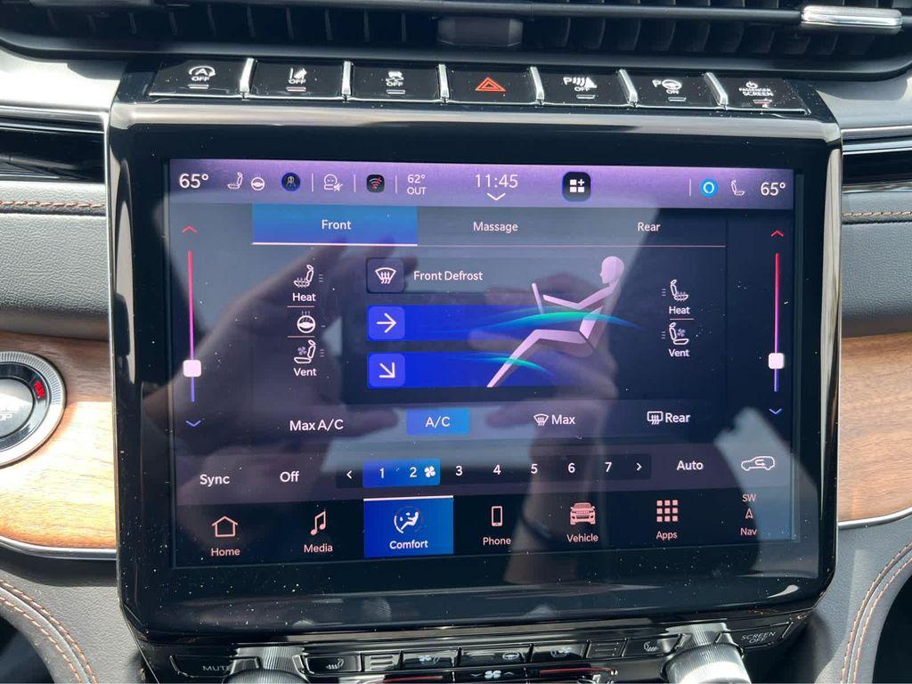 new 2025 Jeep Grand Cherokee car, priced at $64,975