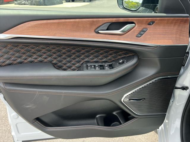 new 2025 Jeep Grand Cherokee car, priced at $67,965