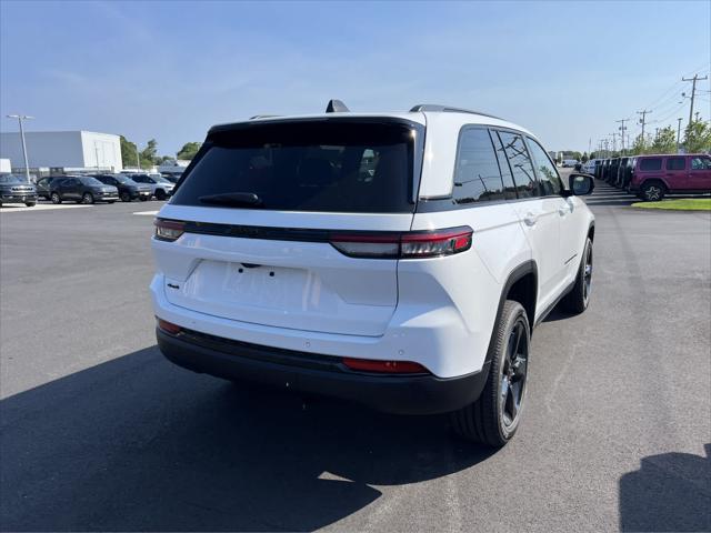 new 2024 Jeep Grand Cherokee car, priced at $45,910