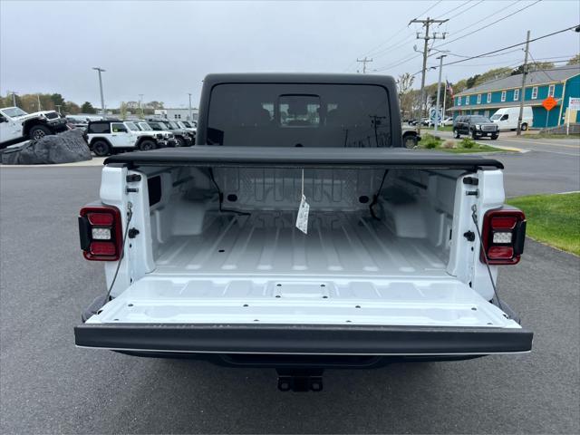 new 2025 Jeep Gladiator car, priced at $51,380
