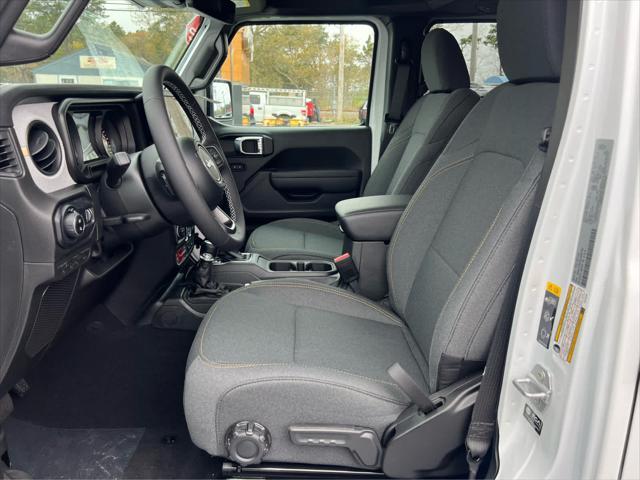 new 2025 Jeep Gladiator car, priced at $51,380