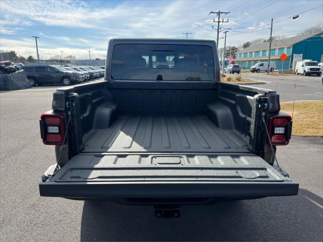 new 2025 Jeep Gladiator car, priced at $52,422