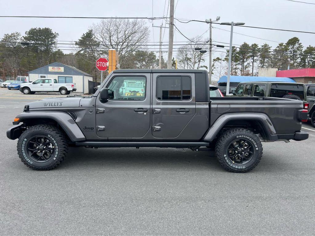 new 2025 Jeep Gladiator car, priced at $46,975