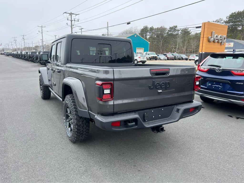 new 2025 Jeep Gladiator car, priced at $46,975
