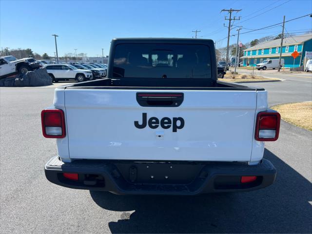 new 2025 Jeep Gladiator car, priced at $46,175