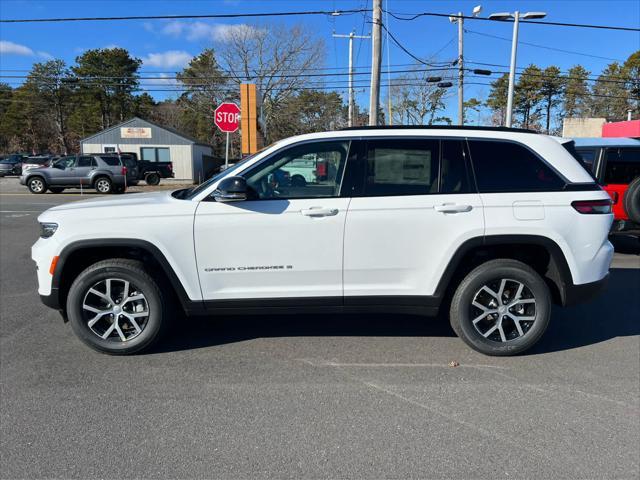 new 2025 Jeep Grand Cherokee car, priced at $48,215