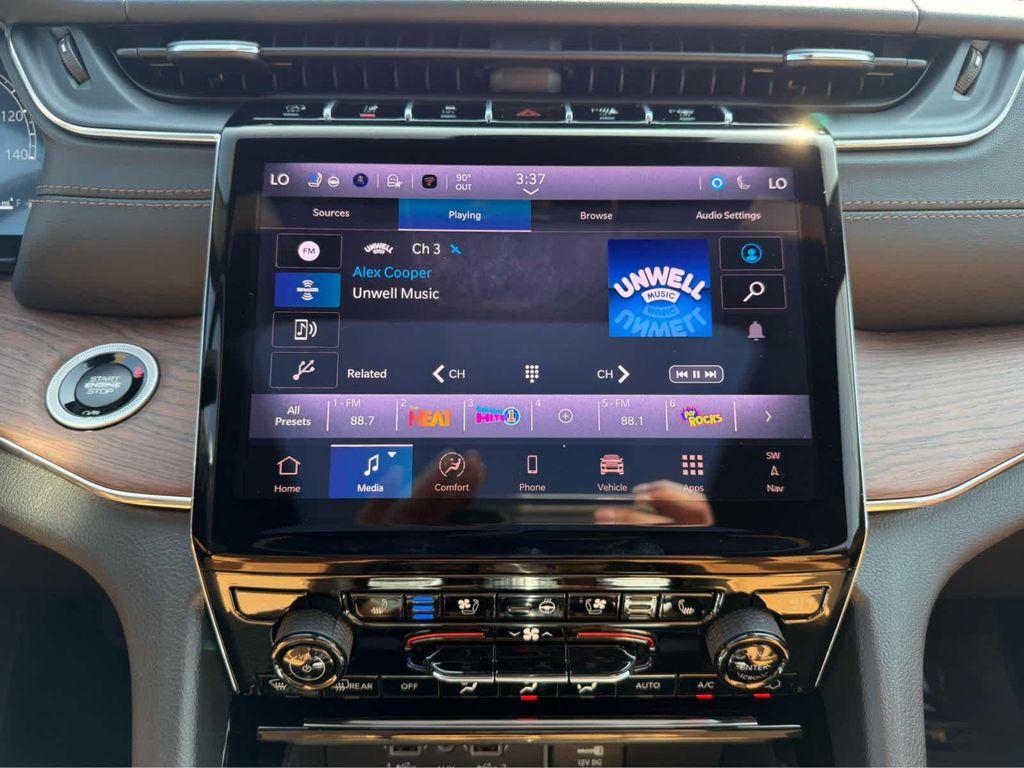 new 2025 Jeep Grand Cherokee car, priced at $61,175