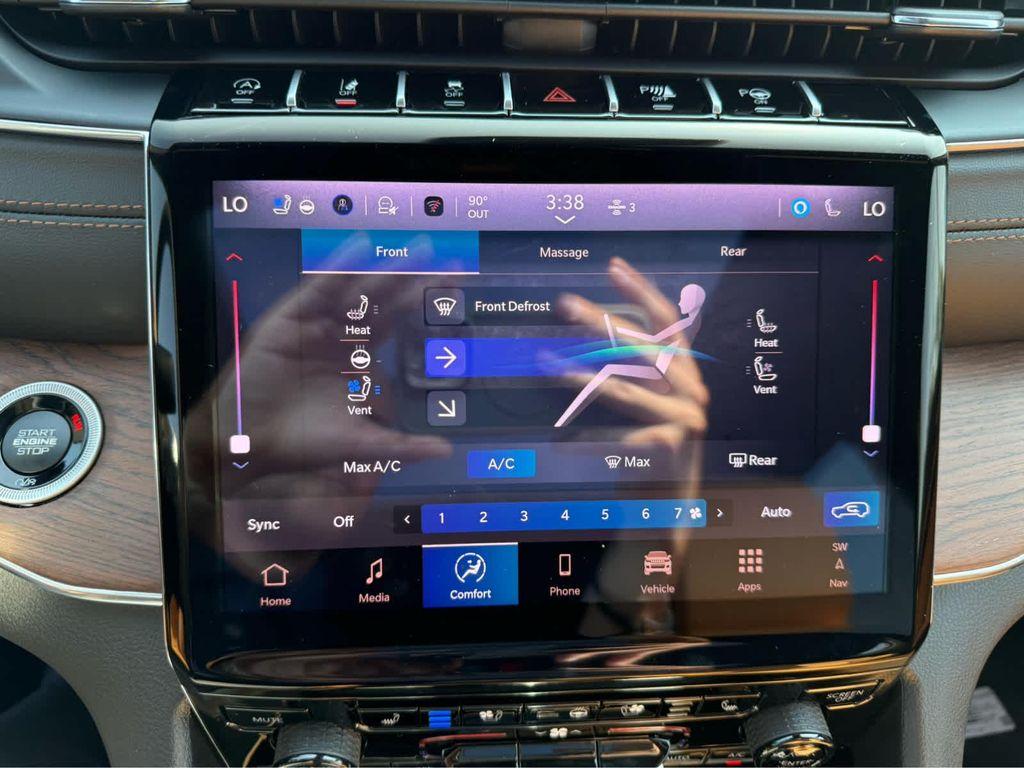 new 2025 Jeep Grand Cherokee car, priced at $61,175