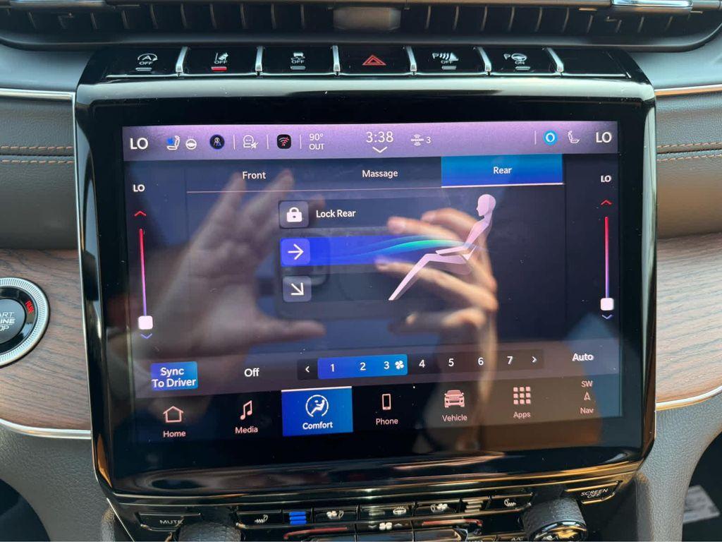 new 2025 Jeep Grand Cherokee car, priced at $61,175
