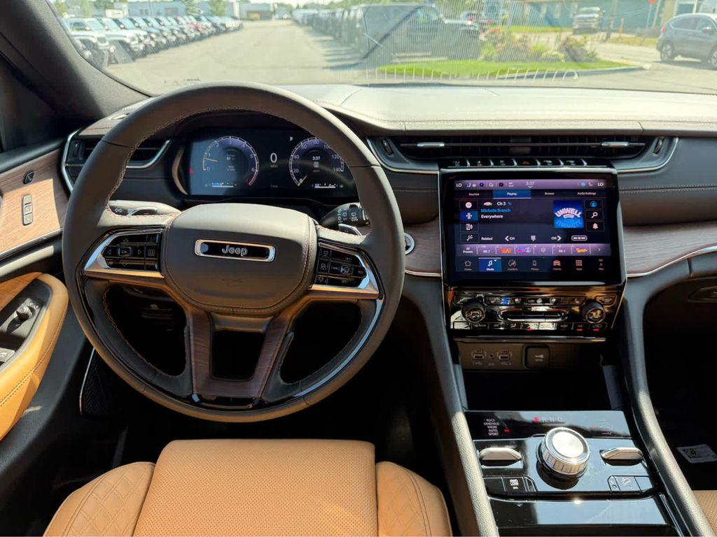 new 2025 Jeep Grand Cherokee car, priced at $61,175